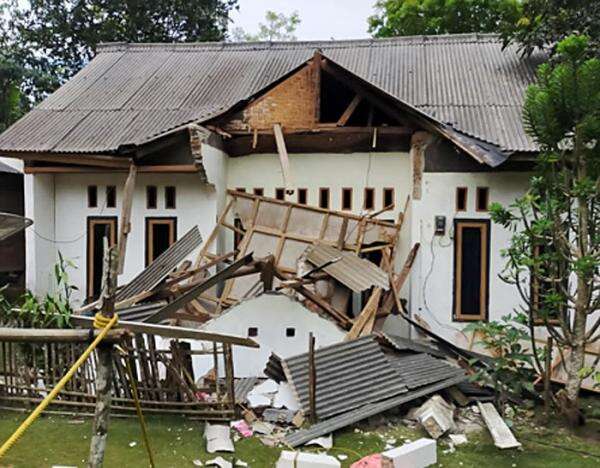 BMKG Sebut Gempa Susulan di Flores Berpotensi hingga Empat Minggu BMKG Sebut Gempa Susulan di Flores Berpotensi hingga Empat Minggu