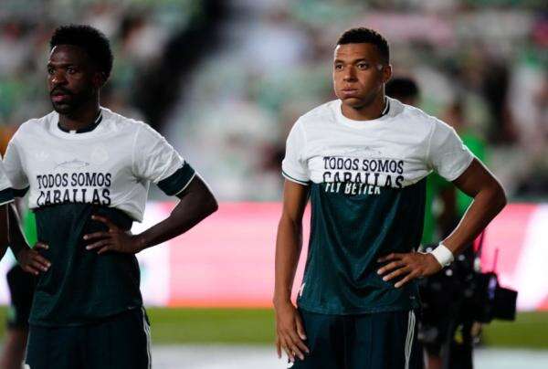Mbappe dan Vinicius Kena Semprot Fans Real Madrid usai Vs Elche, Dicap Memalukan! Mbappe dan Vinicius Kena Semprot Fans Real Madrid usai Vs Elche, Dicap Memalukan!
