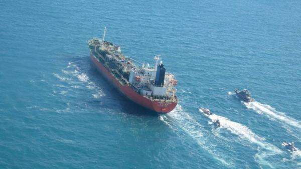 Kapal Tanker Saudi Diserang di Selat Hormuz, 2 ABK Filipina Tewas Kapal Tanker Saudi Diserang di Selat Hormuz, 2 ABK Filipina Tewas