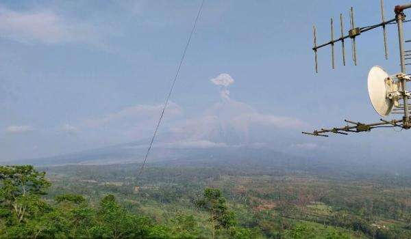 Gunung Semeru Erupsi, Status Siaga dan Warga Diminta Jauhi Zona Bahaya Gunung Semeru Erupsi, Status Siaga dan Warga Diminta Jauhi Zona Bahaya