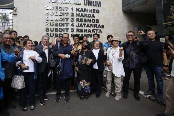 Saiful Mujani Penuhi Panggilan Polda Metro Jaya terkait Kasus Dugaan Penghasutan Saiful Mujani Penuhi Panggilan Polda Metro Jaya terkait Kasus Dugaan Penghasutan