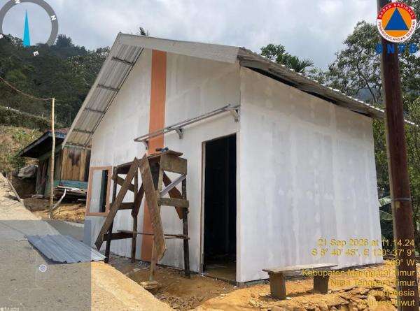 BNPB Serahkan Huntara Tahan Gempa untuk Warga Terdampak Bencana NTT BNPB Serahkan Huntara Tahan Gempa untuk Warga Terdampak Bencana NTT