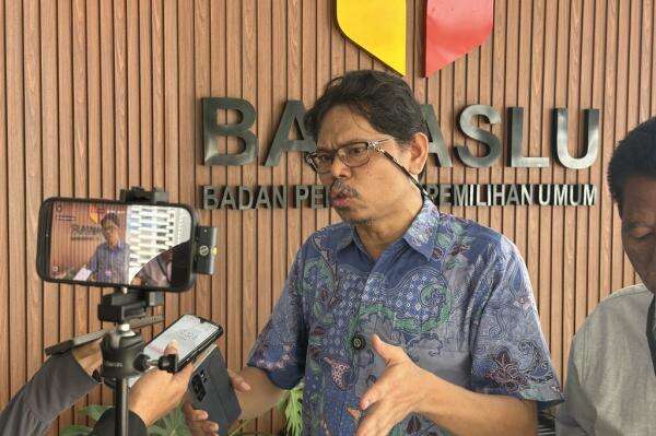 Bonatua Laporkan KPU dan Gibran ke Bawaslu Buntut Syarat Pendidikan Cawapres Bermasalah Bonatua Laporkan KPU dan Gibran ke Bawaslu Buntut Syarat Pendidikan Cawapres Bermasalah