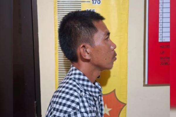 Pria di Lampung Timur Tikam Tetangga, Menangis Minta Peluk Anak-Istri sebelum Ditahan Pria di Lampung Timur Tikam Tetangga, Menangis Minta Peluk Anak-Istri sebelum Ditahan