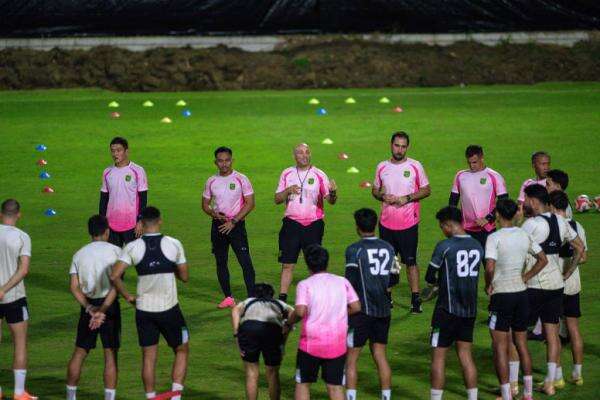 Persebaya Targetkan Juara Super League 2026-2027, Revolusi Skuad Dilakukan Persebaya Targetkan Juara Super League 2026-2027, Revolusi Skuad Dilakukan