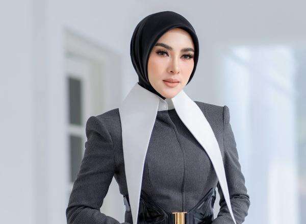 Lirik Lagu Kau Yang Utama dari Syahrini, Single Terbaru usai 7 Tahun Vakum Lirik Lagu Kau Yang Utama dari Syahrini, Single Terbaru usai 7 Tahun Vakum