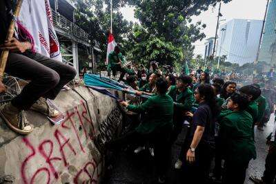 Demo Indonesia Gelap, Mahasiswa Tolak Potongan Anggaran Pendidikan hingga RUU Kejaksaan, Polri dan TNI Demo Indonesia Gelap, Mahasiswa Tolak Potongan Anggaran Pendidikan hingga RUU Kejaksaan, Polri dan TNI