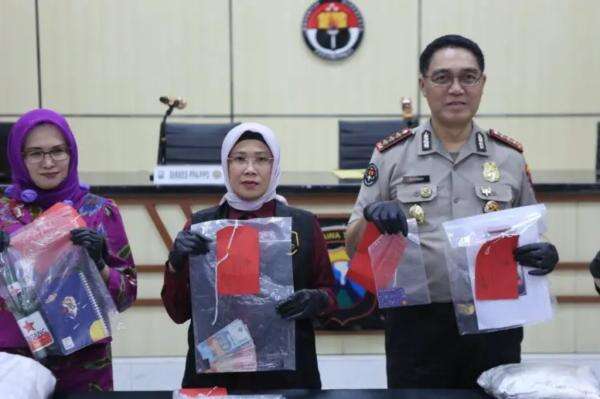 TPPO Modus Prostitusi Online di Jatim Terbongkar, Polisi Sita 38 Kondom TPPO Modus Prostitusi Online di Jatim Terbongkar, Polisi Sita 38 Kondom