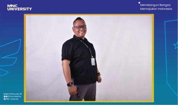 Dosen DKV MNC University Jadi Juri Lomba Komik Digital Siswa SMA/SMK di Jaksel Dosen DKV MNC University Jadi Juri Lomba Komik Digital Siswa SMA/SMK di Jaksel