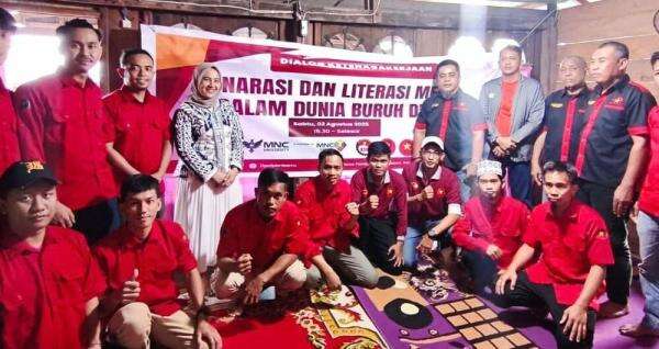 Dosen MNC University dan DPC FPBN Barru Gelar Dialog Ketenagakerjaan soal Literasi Media Digital Dosen MNC University dan DPC FPBN Barru Gelar Dialog Ketenagakerjaan soal Literasi Media Digital