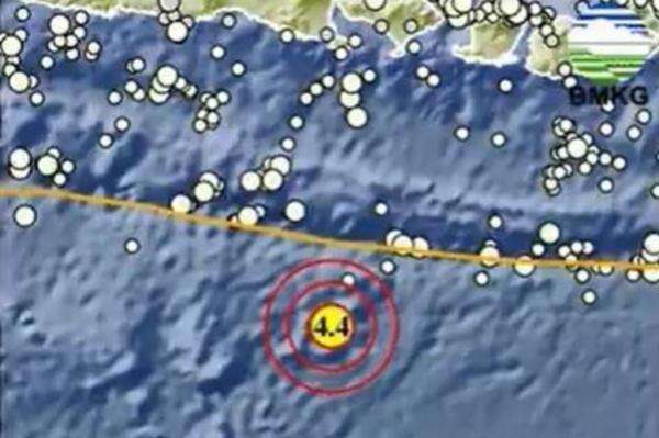 Gempa Hari Ini Magnitudo 4,4 Guncang Kuta Selatan Bali Gempa Hari Ini Magnitudo 4,4 Guncang Kuta Selatan Bali