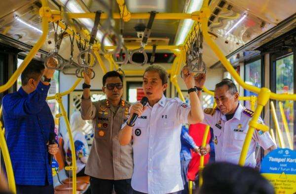 Transjabodetabek Rute Bogor-Blok M Resmi Beroperasi, Dedie Rachim: Sangat Efisien dan Sangat Murah Transjabodetabek Rute Bogor-Blok M Resmi Beroperasi, Dedie Rachim: Sangat Efisien dan Sangat Murah
