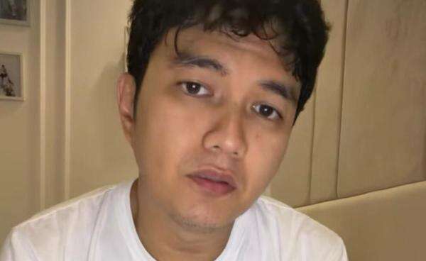 Minta Maaf Isi Burger Tanpa Daging, Aldi Taher Beri Ganti Rugi 5 Burger dan 5 Hotdog Minta Maaf Isi Burger Tanpa Daging, Aldi Taher Beri Ganti Rugi 5 Burger dan 5 Hotdog