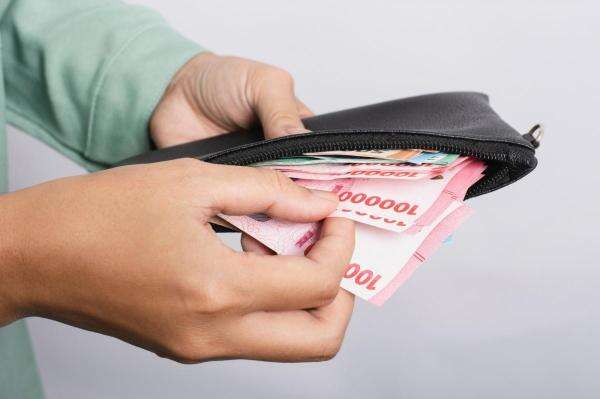 3 Fakta Pekerja Dapat BLT Rp900.000 di 2026 3 Fakta Pekerja Dapat BLT Rp900.000 di 2026