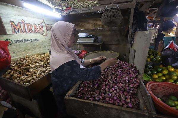 Harga Pangan Hari Ini Makin Mahal! Cabai Merah Rp95.000, Bawang Merah Rp60.000 Harga Pangan Hari Ini Makin Mahal! Cabai Merah Rp95.000, Bawang Merah Rp60.000