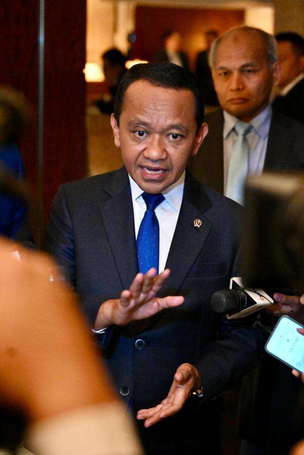 Bahlil Pastikan Pasokan Gas Industri Aman Bahlil Pastikan Pasokan Gas Industri Aman