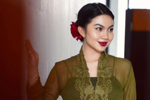 Reaksi Ariel Tatum Ketika Diajak Netizen Berkebun setelah Menikah Reaksi Ariel Tatum Ketika Diajak Netizen Berkebun setelah Menikah