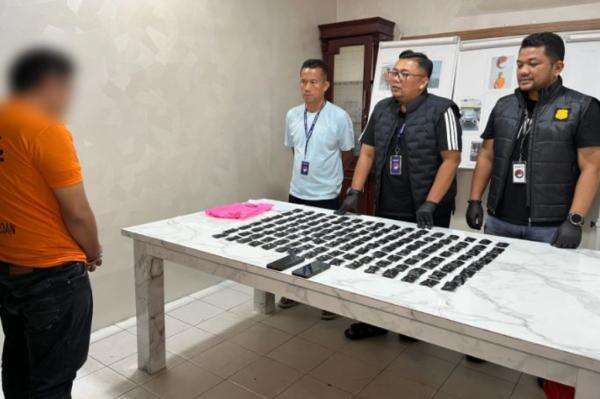 Polrestabes Medan Bongkar Narkoba Modus Vape Pod Getar, 1 Pelaku Ditangkap Polrestabes Medan Bongkar Narkoba Modus Vape Pod Getar, 1 Pelaku Ditangkap