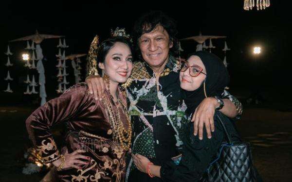 Bella Fawzi Ungkap Pesan Haru di Hari Ulang Tahun Ikang Fawzi, Sebut Cinta Abadi Marissa Haque Bella Fawzi Ungkap Pesan Haru di Hari Ulang Tahun Ikang Fawzi, Sebut Cinta Abadi Marissa Haque