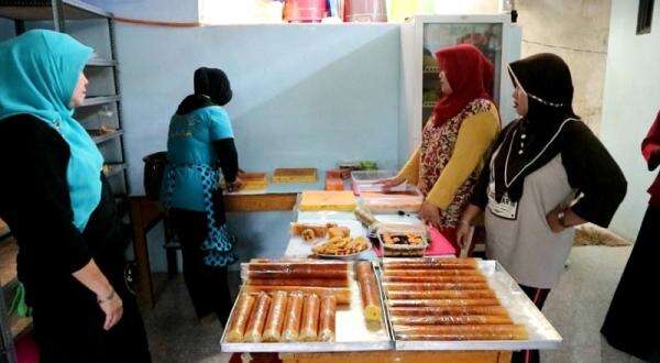 Kredit Usaha untuk Perempuan Resmi Meluncur, Plafon hingga Rp15 Juta dan Bunga Flat 8 Persen Kredit Usaha untuk Perempuan Resmi Meluncur, Plafon hingga Rp15 Juta dan Bunga Flat 8 Persen