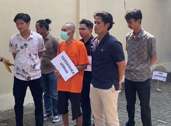 Rekonstruksi Pembunuhan Sadis di Banjar, Kakek 62 Tahun Peragakan 20 Adegan Rekonstruksi Pembunuhan Sadis di Banjar, Kakek 62 Tahun Peragakan 20 Adegan