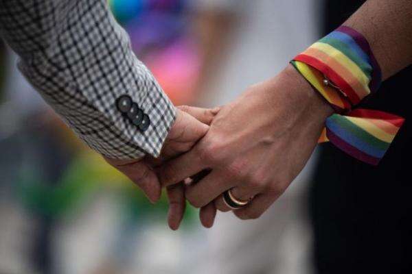 Waketum MUI Ajak Masyarakat Lawan Kampanye LGBT: Kita Harus Bentengi Diri! Waketum MUI Ajak Masyarakat Lawan Kampanye LGBT: Kita Harus Bentengi Diri!