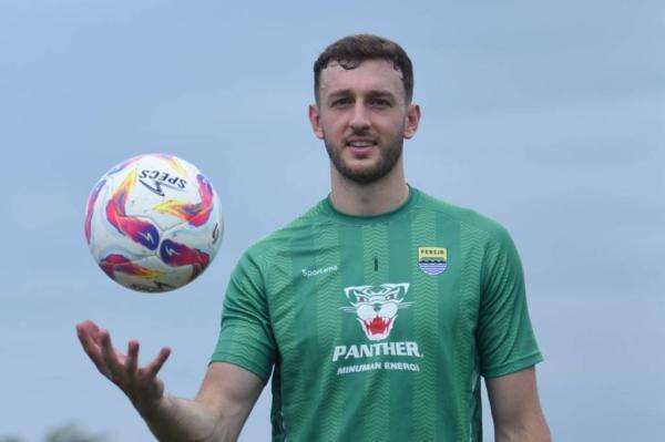 Persib Bandung Resmi Lepas Kiper Adam Przybek Persib Bandung Resmi Lepas Kiper Adam Przybek
