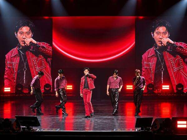 U-KNOW Ajak Cassiopeia Nyanyi Bareng, Lightstick Merah Warnai Jakarta Concert Hall U-KNOW Ajak Cassiopeia Nyanyi Bareng, Lightstick Merah Warnai Jakarta Concert Hall
