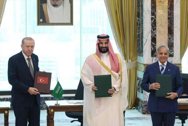 Turki Sebut Pakta Pertahanan dengan Arab Saudi dan Pakistan Tidak Ditujukan untuk Iran Turki Sebut Pakta Pertahanan dengan Arab Saudi dan Pakistan Tidak Ditujukan untuk Iran