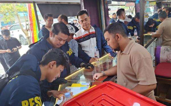 Polri Bongkar Rantai Perdagangan Hasil PETI di Riau, Lokasi Tambang dan Toko Emas Digeledah Polri Bongkar Rantai Perdagangan Hasil PETI di Riau, Lokasi Tambang dan Toko Emas Digeledah