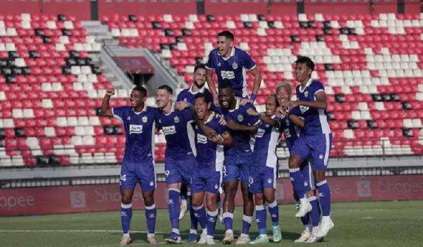 Persib Kembali Disanksi FIFA, I.League Ungkap Peluang Maung Bandung Bebas dari Hukuman Persib Kembali Disanksi FIFA, I.League Ungkap Peluang Maung Bandung Bebas dari Hukuman
