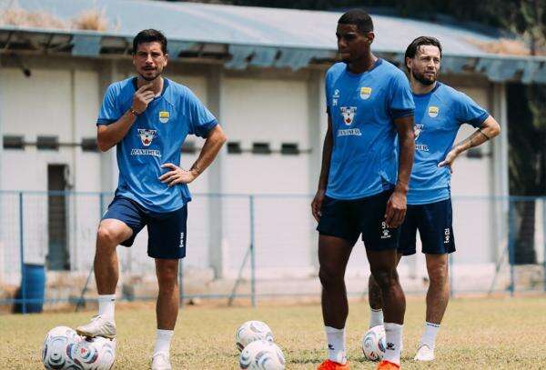 Penyebab Persib Bandung Latihan di Semarang Jelang Hadapi Persijap Jepara Penyebab Persib Bandung Latihan di Semarang Jelang Hadapi Persijap Jepara