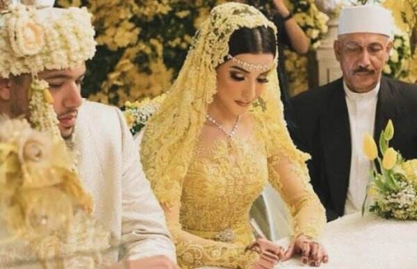 Laptop uchun erotik fon rasmi