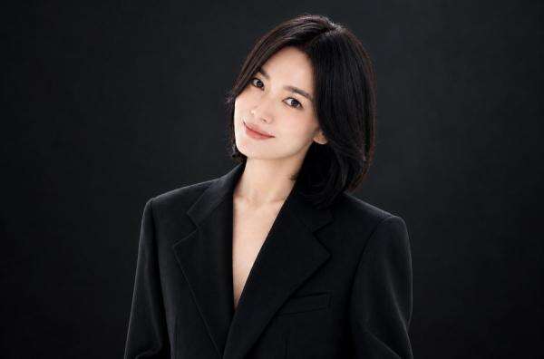Song Hye Kyo Gabung Agensi Baru setelah 4 Bulan Tinggalkan UAA Song Hye Kyo Gabung Agensi Baru setelah 4 Bulan Tinggalkan UAA