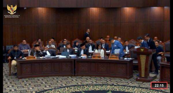 Sebut Persidangan Ilegal, Ahli yang Diajukan Relawan Gibran Diusir dari Ruang Sidang MK Sebut Persidangan Ilegal, Ahli yang Diajukan Relawan Gibran Diusir dari Ruang Sidang MK