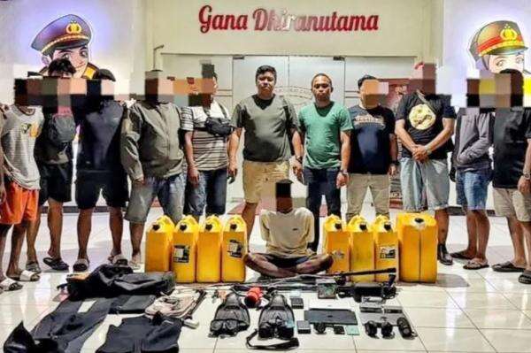 Kapal Pesiar WNA Jerman Dibobol di Sorong, Polisi Tangkap 1 Pelaku dan Buru 4 DPO Kapal Pesiar WNA Jerman Dibobol di Sorong, Polisi Tangkap 1 Pelaku dan Buru 4 DPO
