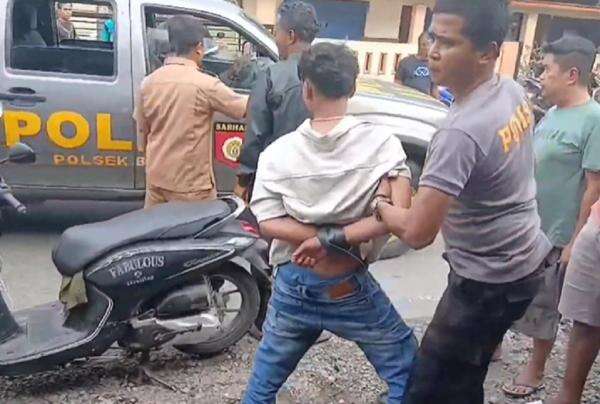 Dijanjikan Upah Rp300.000, Remaja di Pasaman Nekat Bawa 23 Kg Ganja Pakai Motor Dijanjikan Upah Rp300.000, Remaja di Pasaman Nekat Bawa 23 Kg Ganja Pakai Motor