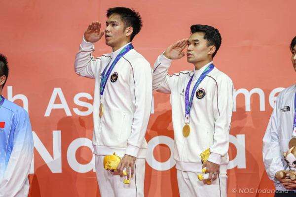 Air Mata Bahagia Leo/Daniel Usai Juara Asian Games 2026: Emas Ini untuk Keluarga Tercinta! Air Mata Bahagia Leo/Daniel Usai Juara Asian Games 2026: Emas Ini untuk Keluarga Tercinta!