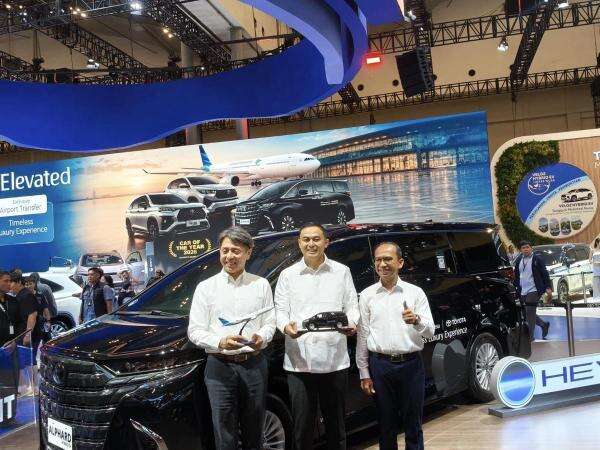 Ketika Toyota Alphard HEV Jadi Mobil Jemputan Penumpang Garuda Indonesia Ketika Toyota Alphard HEV Jadi Mobil Jemputan Penumpang Garuda Indonesia
