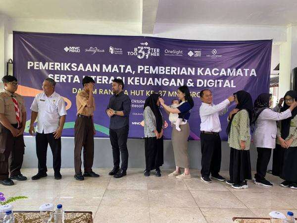 MNC Peduli Hadir di Cigombong, 500 Siswa Sekitar Lido City Dapat Manfaat MNC Peduli Hadir di Cigombong, 500 Siswa Sekitar Lido City Dapat Manfaat