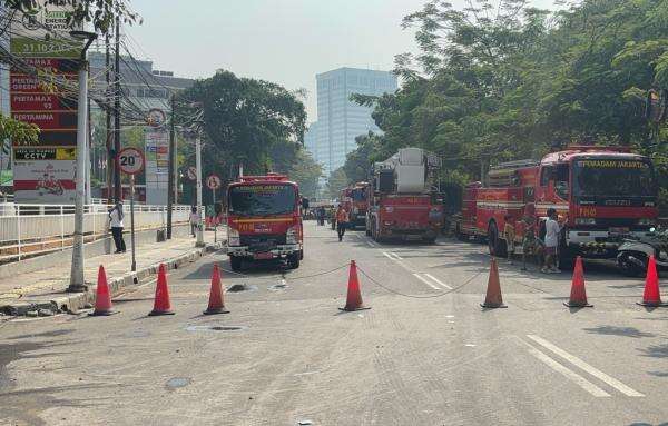 Jalan Abdul Muis Jakpus Masih Ditutup usai Kebakaran Gedung Bapenda DKI Jalan Abdul Muis Jakpus Masih Ditutup usai Kebakaran Gedung Bapenda DKI