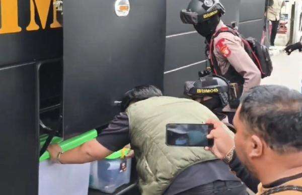 Geledah Kantor BPN Bogor, Polisi Sita Dokumen Kasus Mafia Sertifikat PTSL Geledah Kantor BPN Bogor, Polisi Sita Dokumen Kasus Mafia Sertifikat PTSL