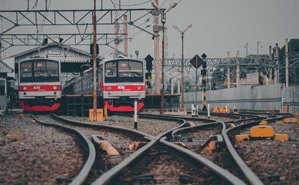 KAI Bantah Pecat Pegawai Imbas Kasus Viral Tumbler Penumpang Hilang di KRL KAI Bantah Pecat Pegawai Imbas Kasus Viral Tumbler Penumpang Hilang di KRL