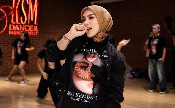 Syahrini Gelar Konser Aku Kembali, Harga Tiket Capai Rp35 Juta Syahrini Gelar Konser Aku Kembali, Harga Tiket Capai Rp35 Juta