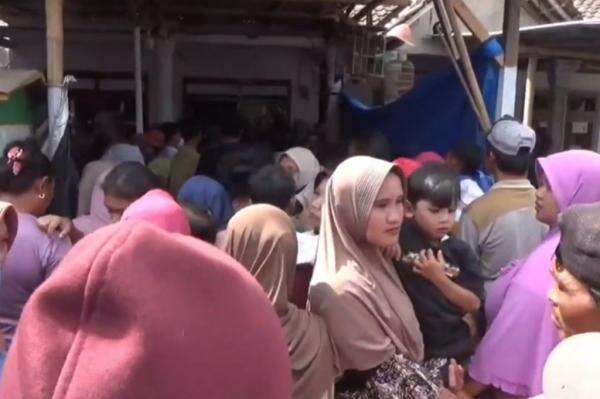 Tradisi Tabuh Panci Warnai Pencarian Bocah Hilang di Jember, Berakhir Pilu Tradisi Tabuh Panci Warnai Pencarian Bocah Hilang di Jember, Berakhir Pilu