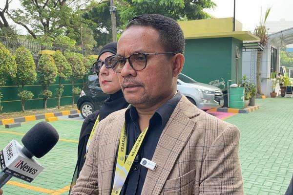 Pengacara Kritik Penahanan Roy Suryo-Dokter Tifa, Singgung Kasus Razman dan Silfester Pengacara Kritik Penahanan Roy Suryo-Dokter Tifa, Singgung Kasus Razman dan Silfester