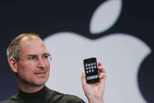 Bikin Mewek! Beda Cara Tim Cook dan CEO Baru Apple Mengenang 15 Tahun Steve Jobs Bikin Mewek! Beda Cara Tim Cook dan CEO Baru Apple Mengenang 15 Tahun Steve Jobs