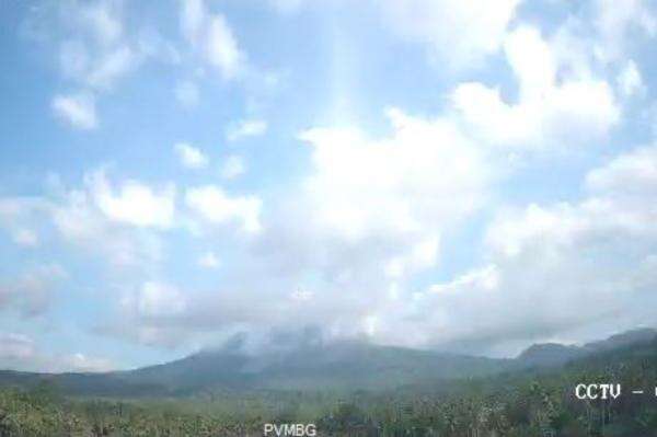Gunung Ibu Meletus Hari Ini, Kolom Abu Setinggi 500 Meter Membubung ke Langit Gunung Ibu Meletus Hari Ini, Kolom Abu Setinggi 500 Meter Membubung ke Langit