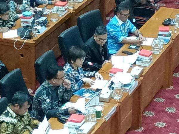 Nanik S Deyang Absen dalam Rapat Laporan Keuangan BGN di DPR, Ada Apa? Nanik S Deyang Absen dalam Rapat Laporan Keuangan BGN di DPR, Ada Apa?