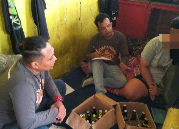 Gelar Operasi Cipta Kondisi Jelang Tahun Baru, Polres Subang Sita 253 Botol Miras dan 75 Liter Tuak Gelar Operasi Cipta Kondisi Jelang Tahun Baru, Polres Subang Sita 253 Botol Miras dan 75 Liter Tuak